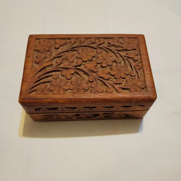VINTAGE WOOD TREASURE STASH TRINKET JEWELRY BOX - Picture 1 of 5
